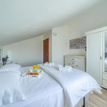 Villa Wendy Klanac (Split-Dalmatia)