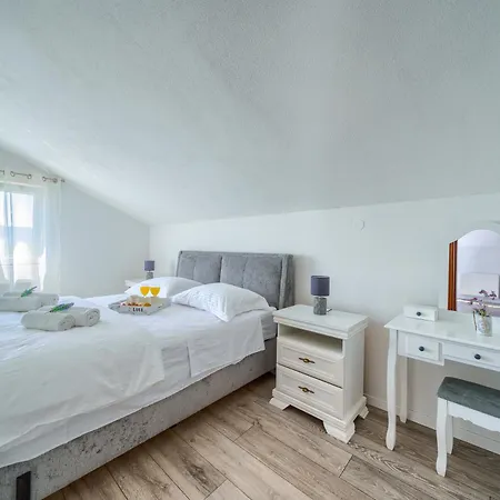 Villa Wendy Klanac (Split-Dalmatia)