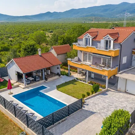 Wendy * Klanac (Split-Dalmatia)